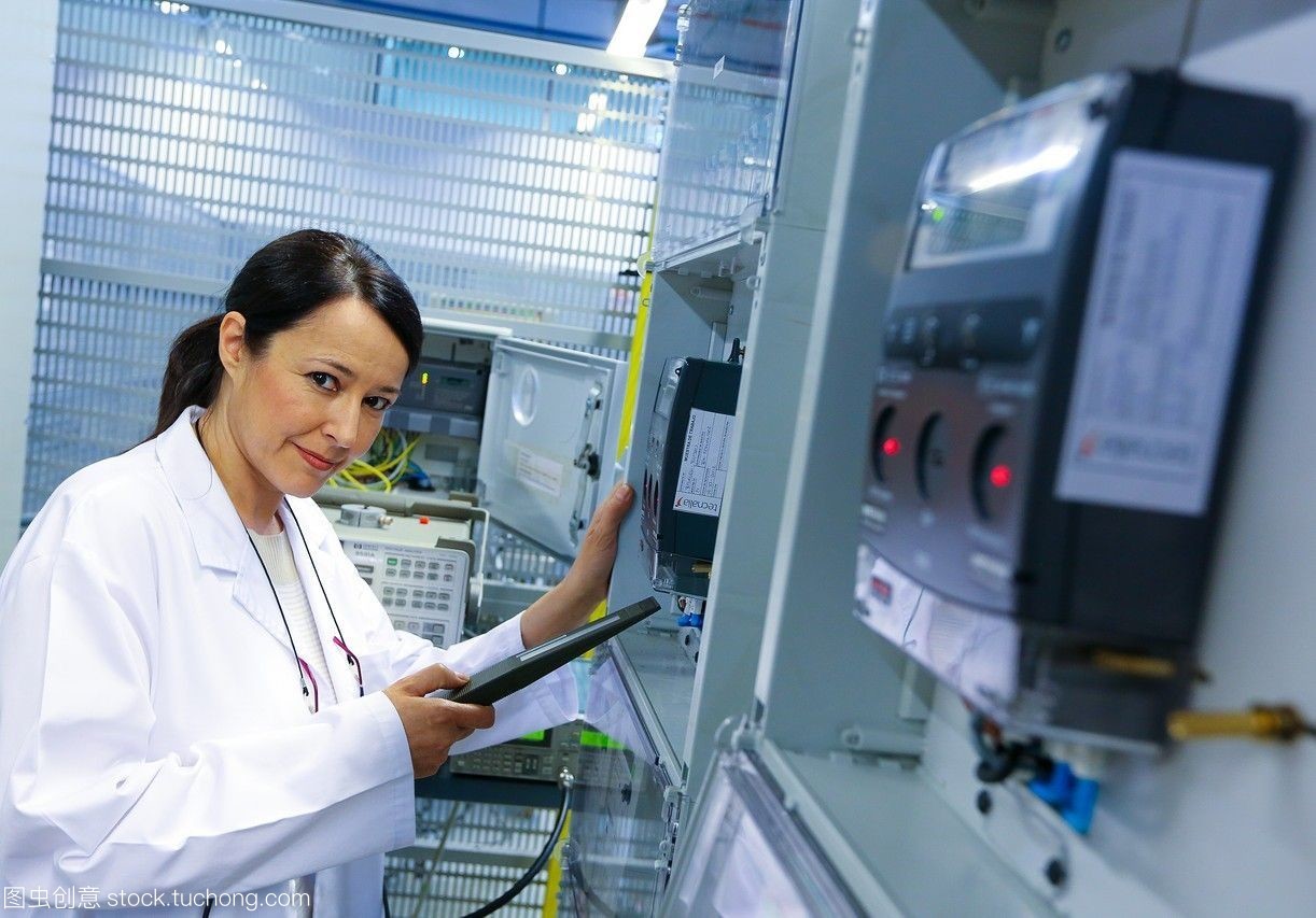 研究員。電器柜性能計數器。低壓微網絡。用于智能電網和智能電表的測試和證書服務。電力電子設備認證。技術服務行業。tecnaliaresearch&innovationbizkaiabasquecountry,西班牙。